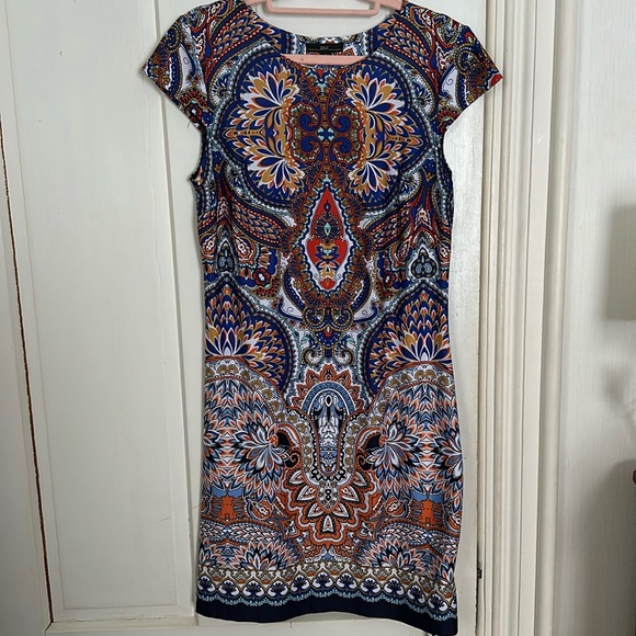 Patterned dress - Picture 1 of 4